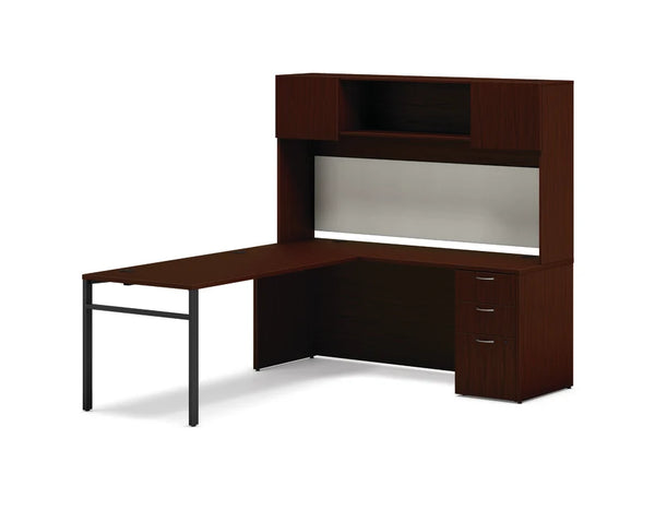 84"W x 72"D L-Station with Hutch